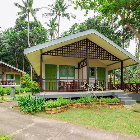 Nirwana Beach Club Lagoi Luaran gambar