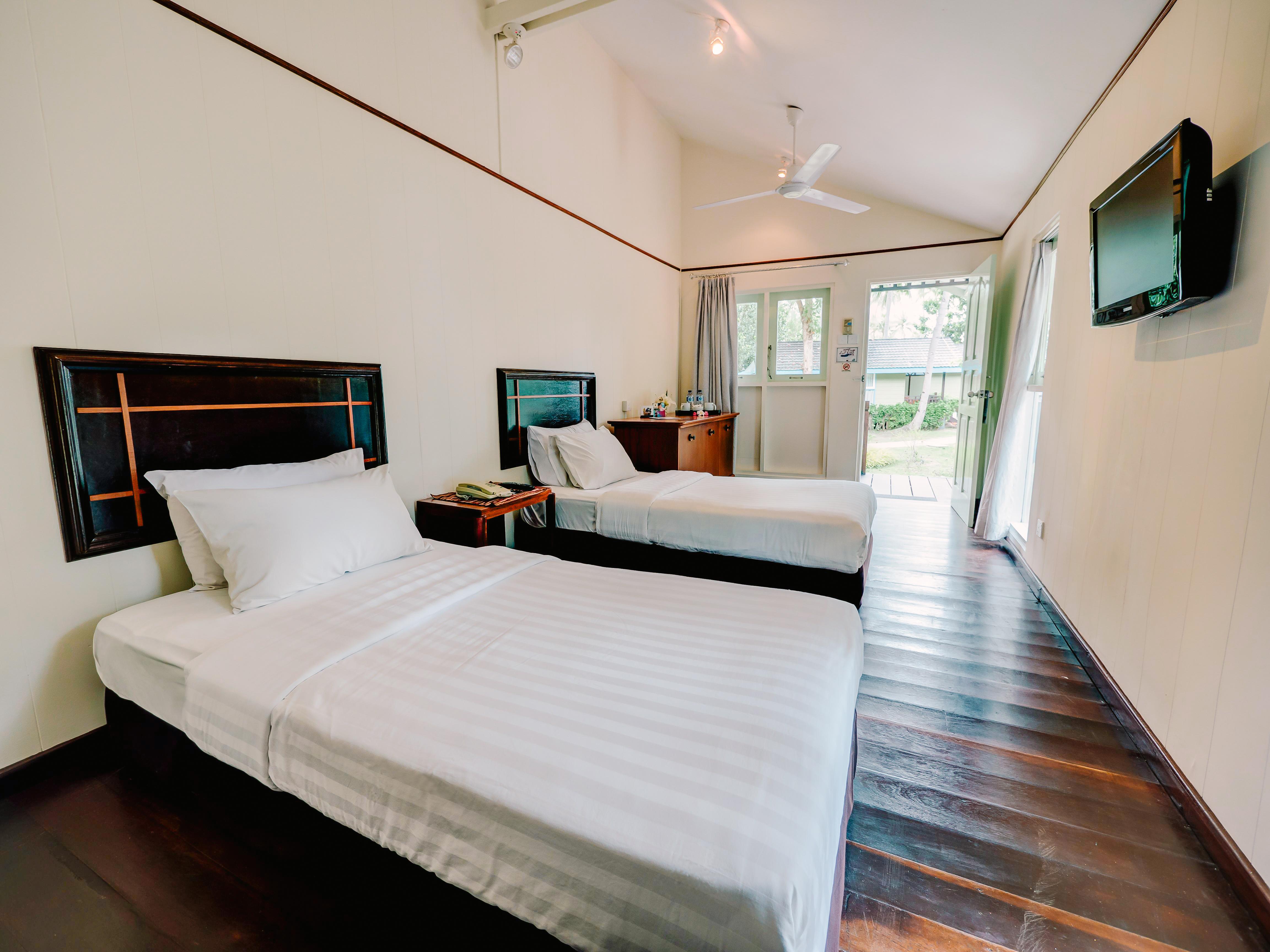 Nirwana Beach Club Lagoi Luaran gambar