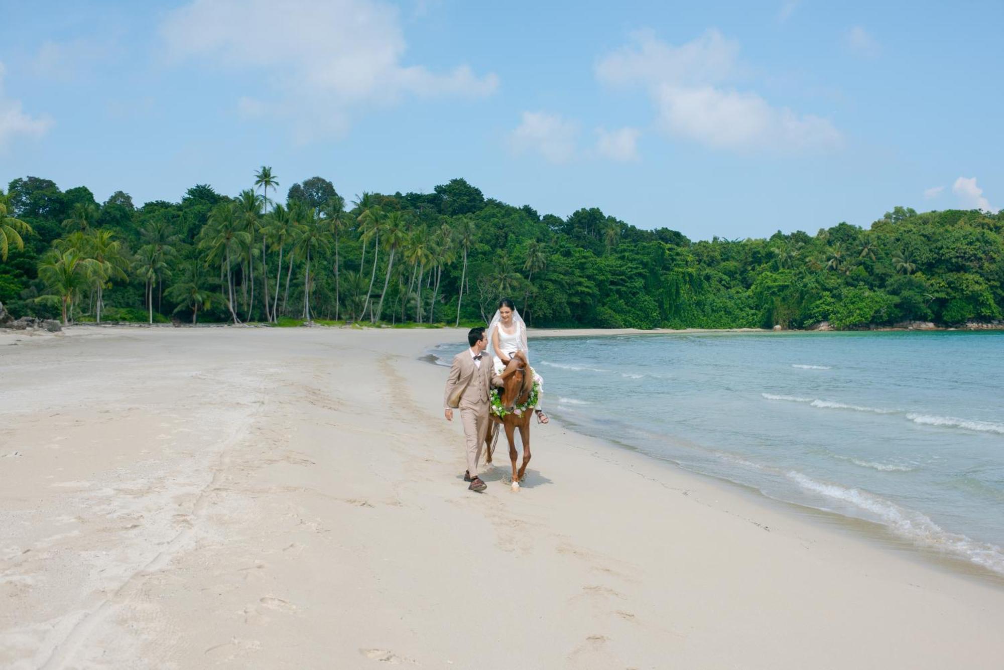 Nirwana Beach Club Lagoi Luaran gambar