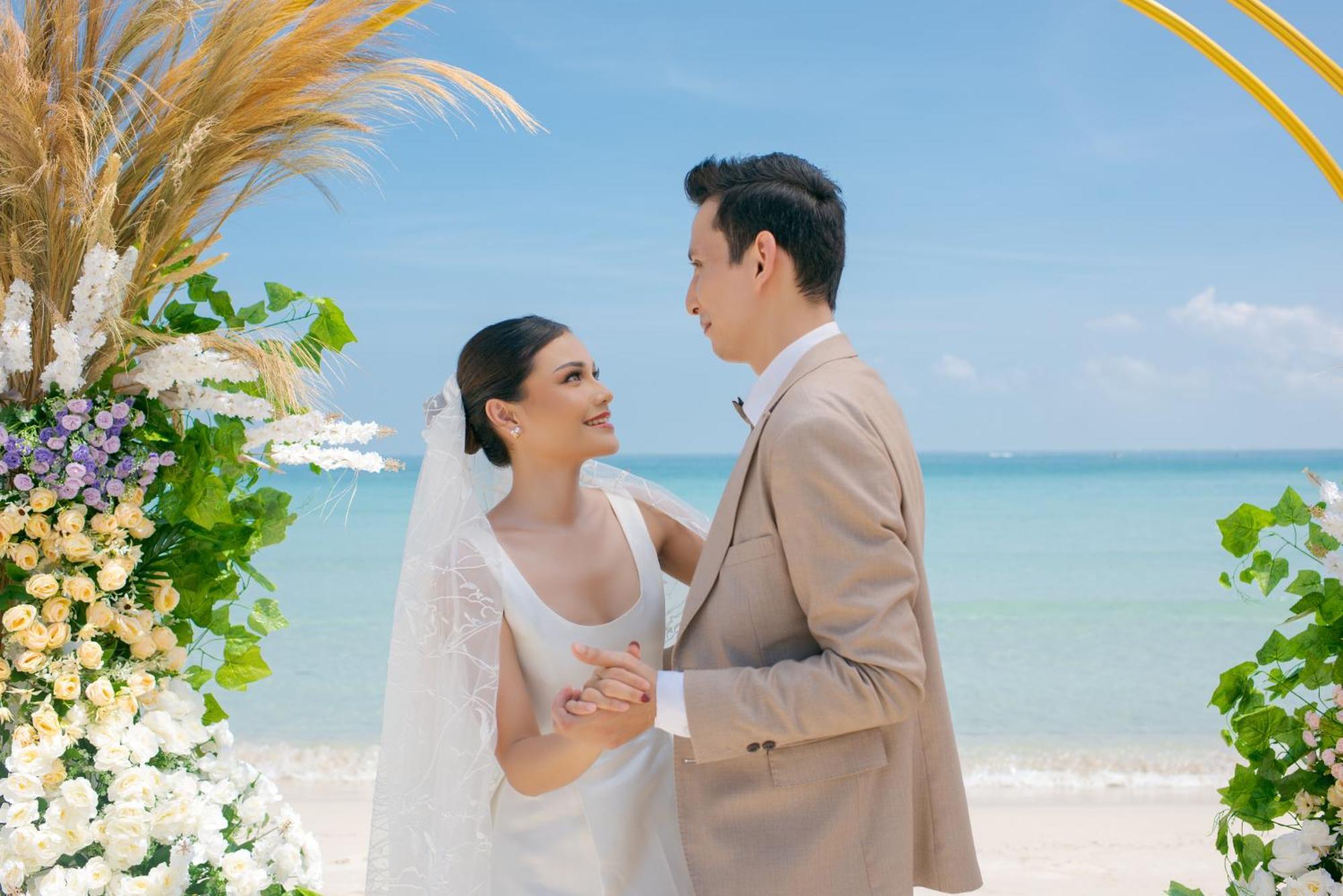 Nirwana Beach Club Lagoi Luaran gambar