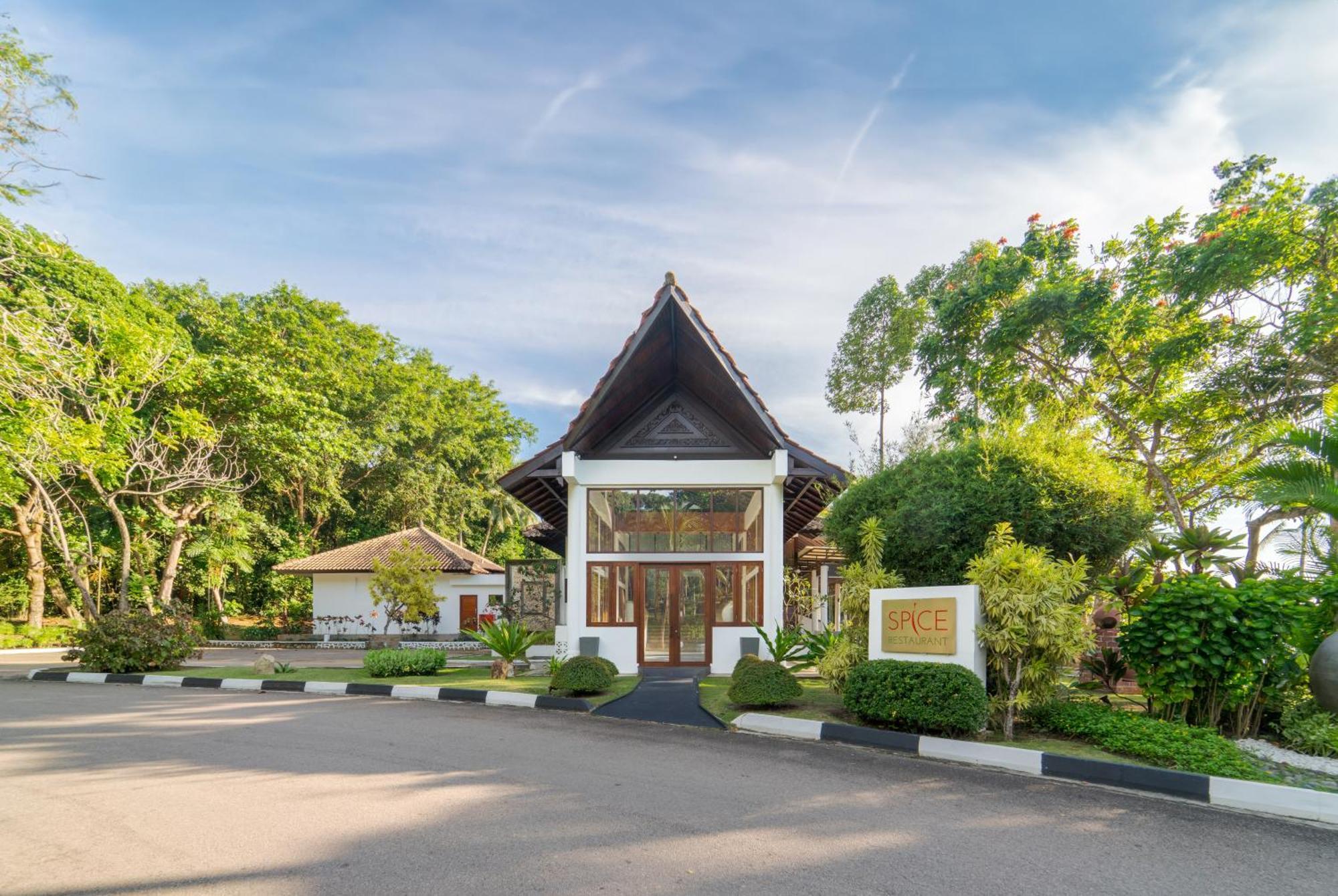 Nirwana Beach Club Lagoi Luaran gambar