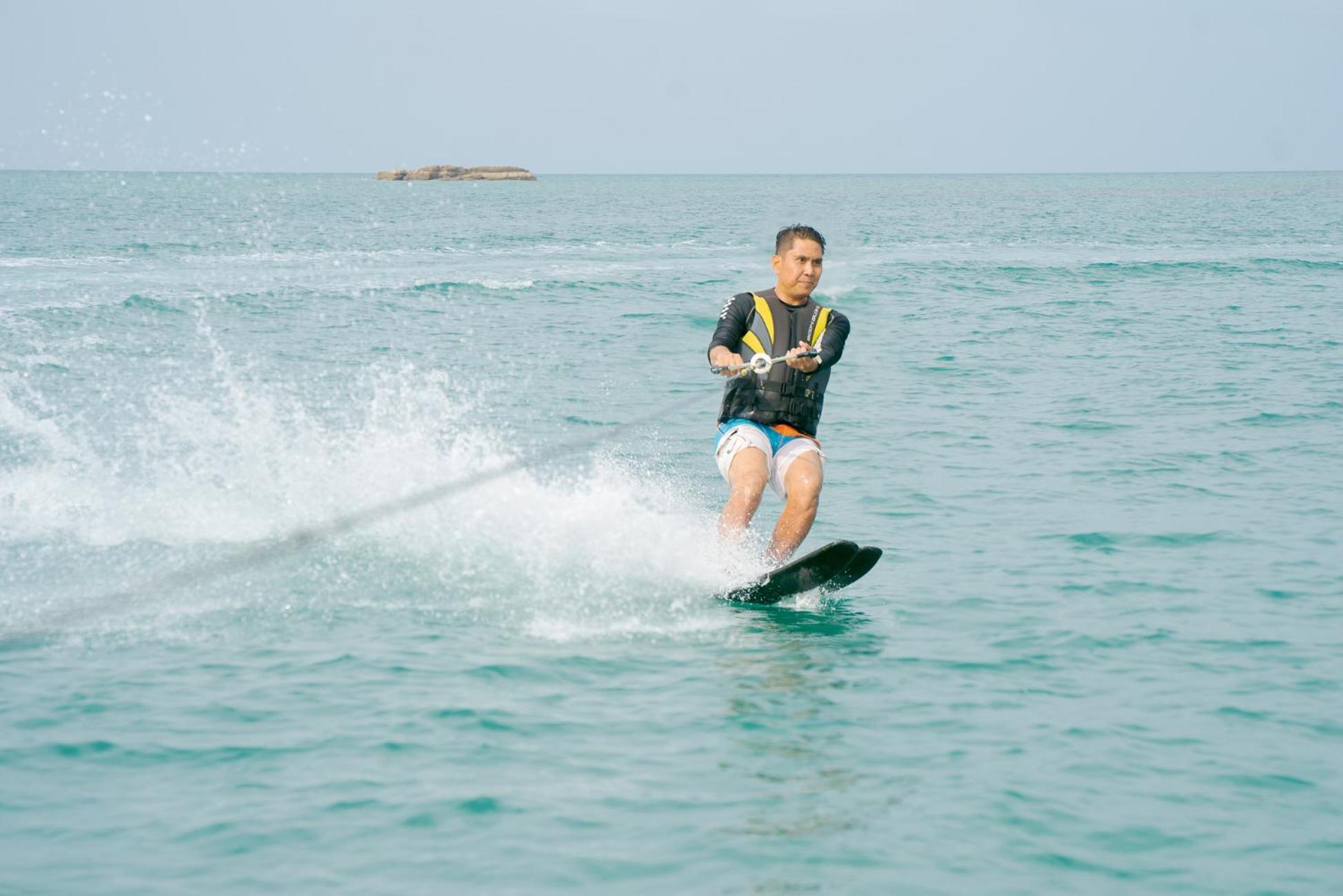Nirwana Beach Club Lagoi Luaran gambar