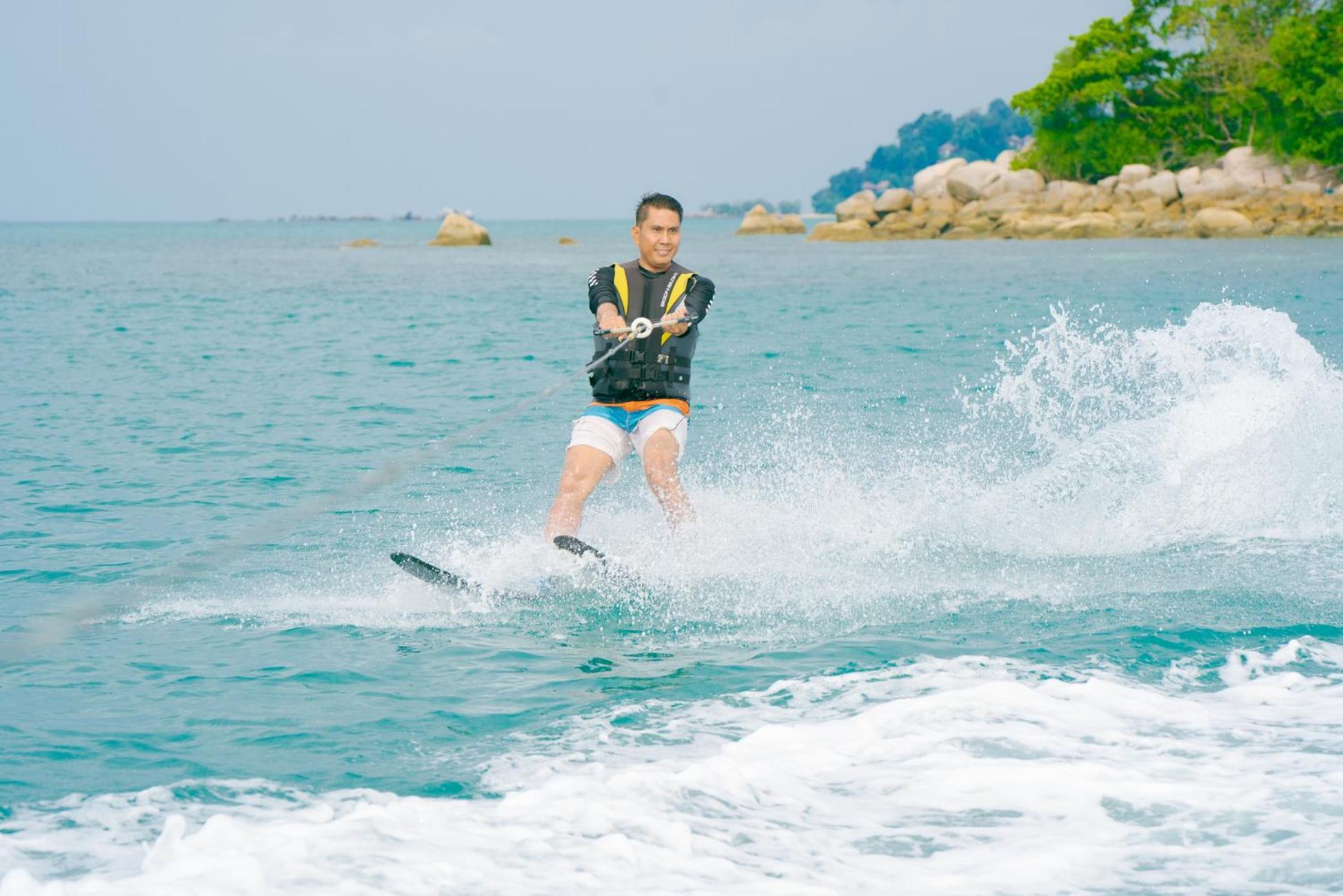 Nirwana Beach Club Lagoi Luaran gambar