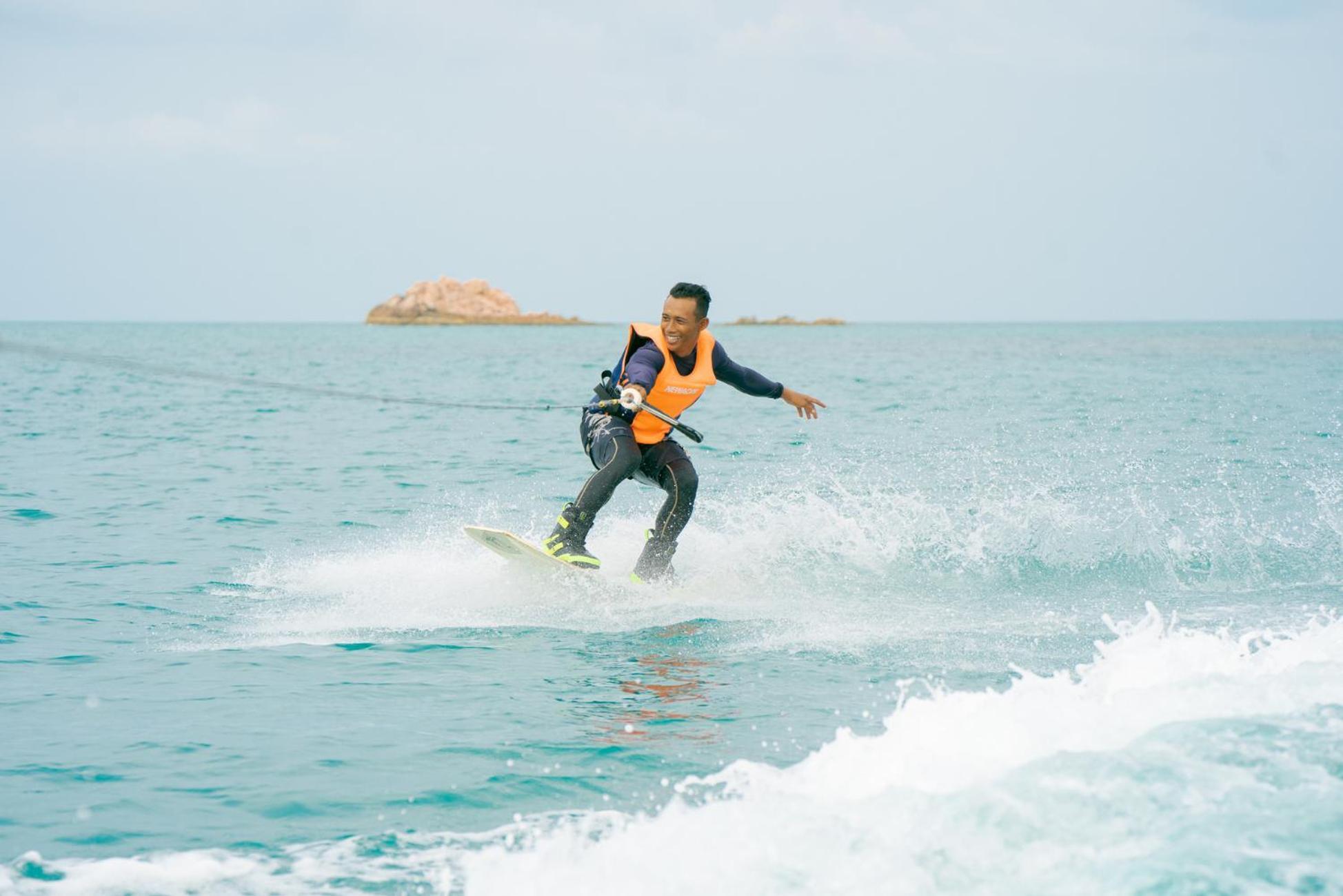 Nirwana Beach Club Lagoi Luaran gambar