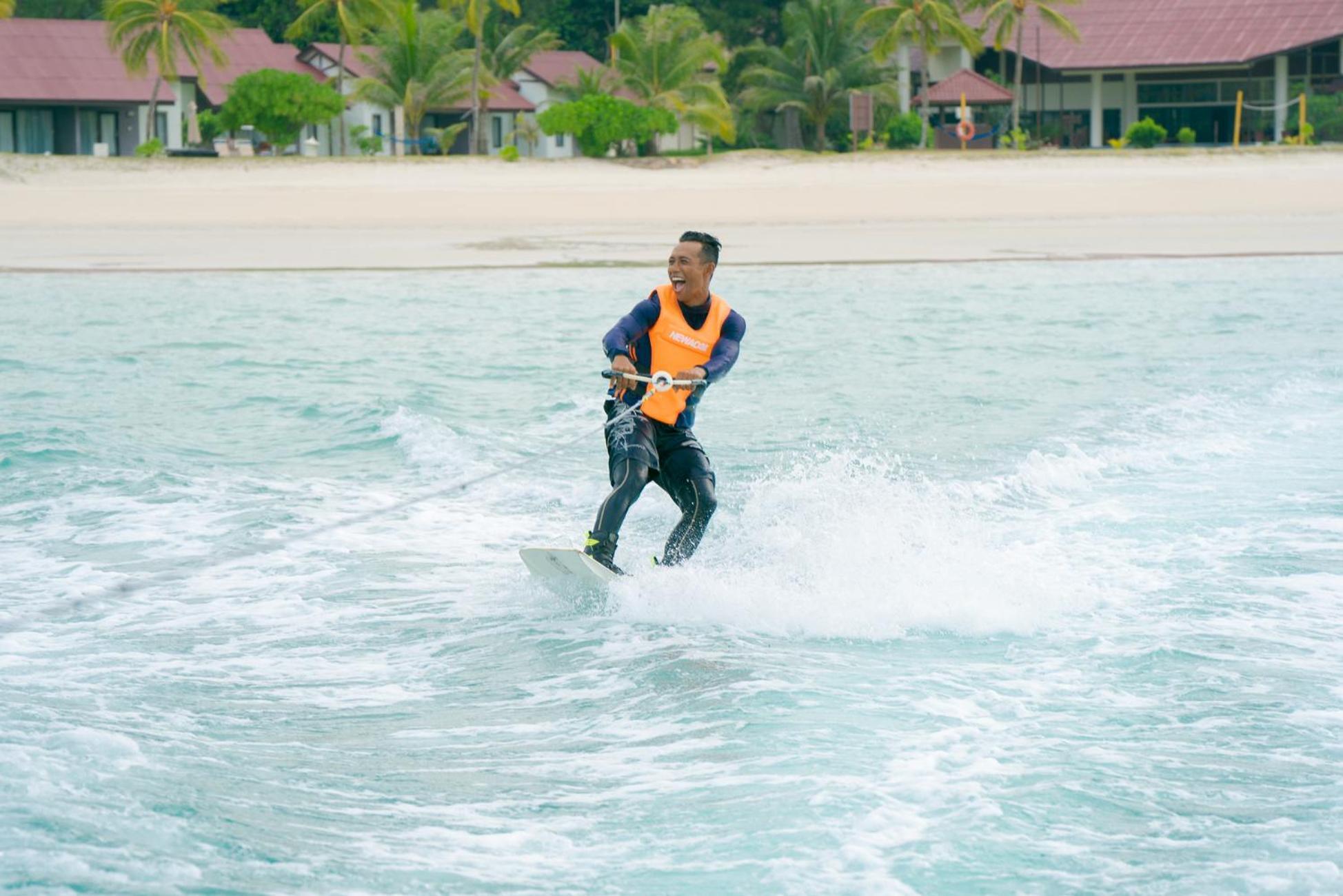 Nirwana Beach Club Lagoi Luaran gambar