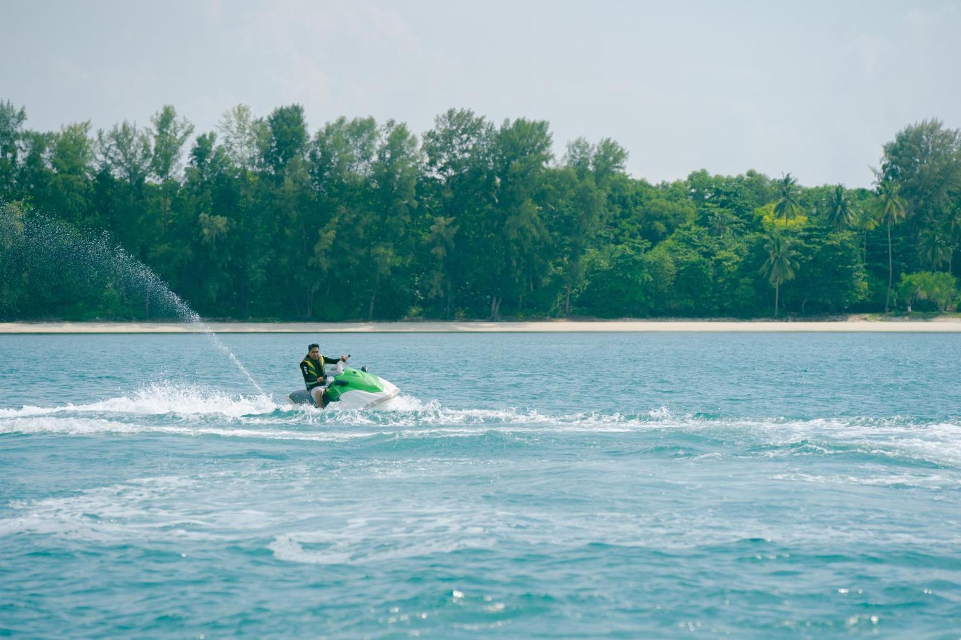 Nirwana Beach Club Lagoi Luaran gambar
